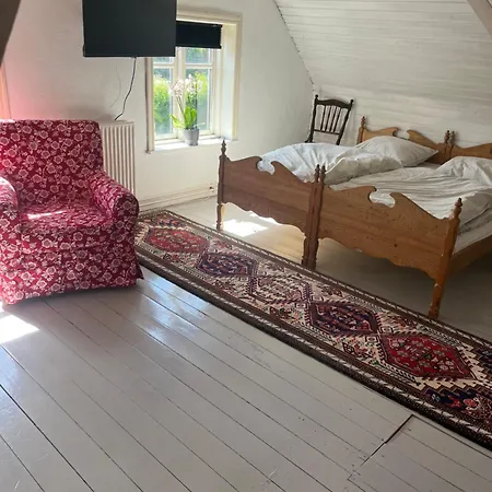 Semesterbostad Roligt Landhus Vrå