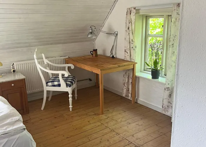Roligt Landhus * Vrå